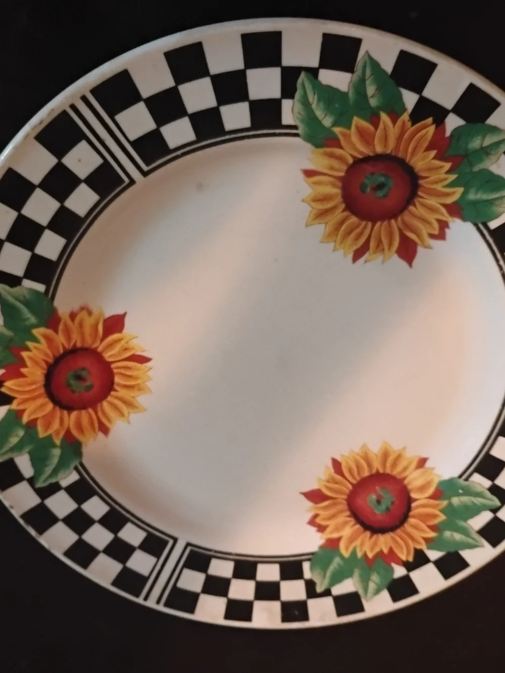 Sunflower Checkered Ceramic Dinner Plate - White and Yellow